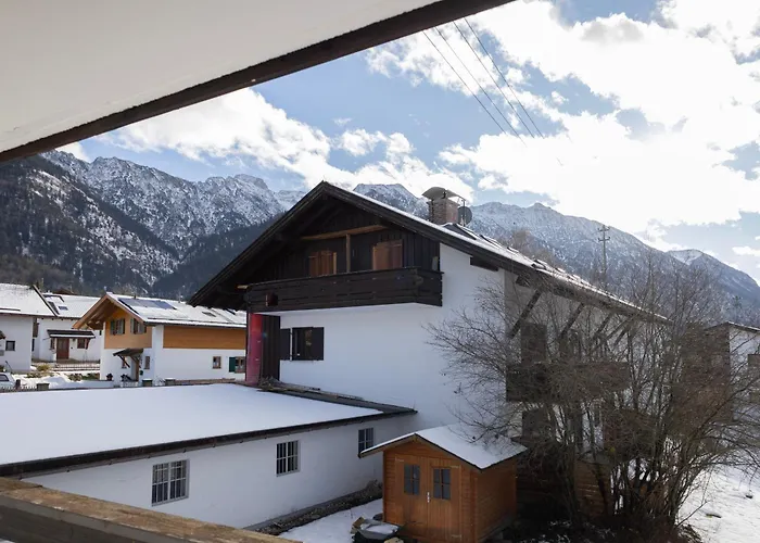 Eschenlohe, Balcony With Mountain Views Lägenhet