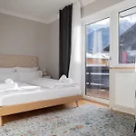 Eschenlohe, Balcony With Mountain Views Lejlighed *