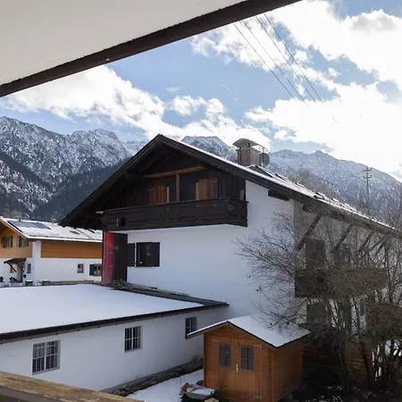 Eschenlohe, Balcony With Mountain Views Διαμέρισμα